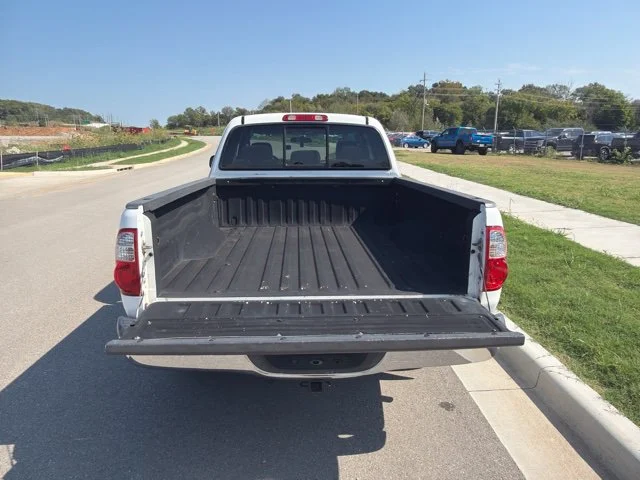 Used 2006 White Toyota SR5 image 5