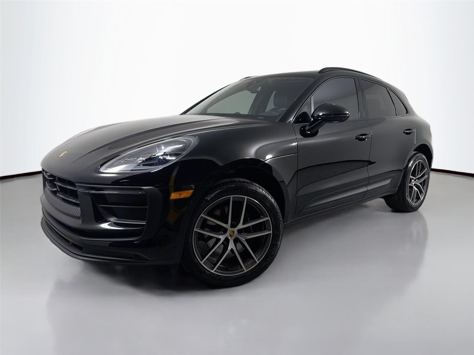 2026 Porsche Macan T's photo
