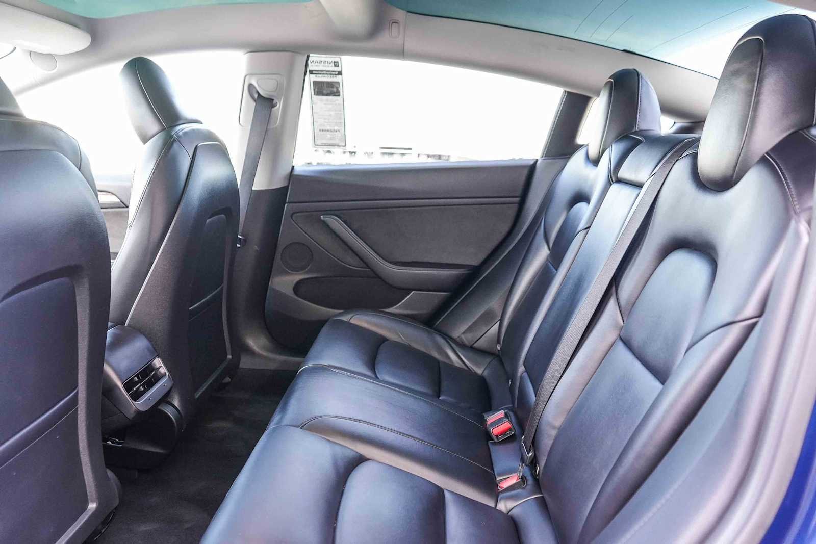 Used 2023  Tesla  image 18