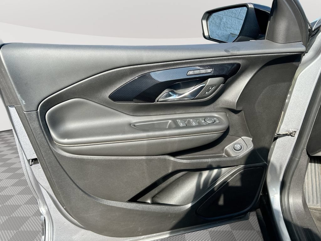 Used 2024 Sterling Metallic GMC AT4 image 26