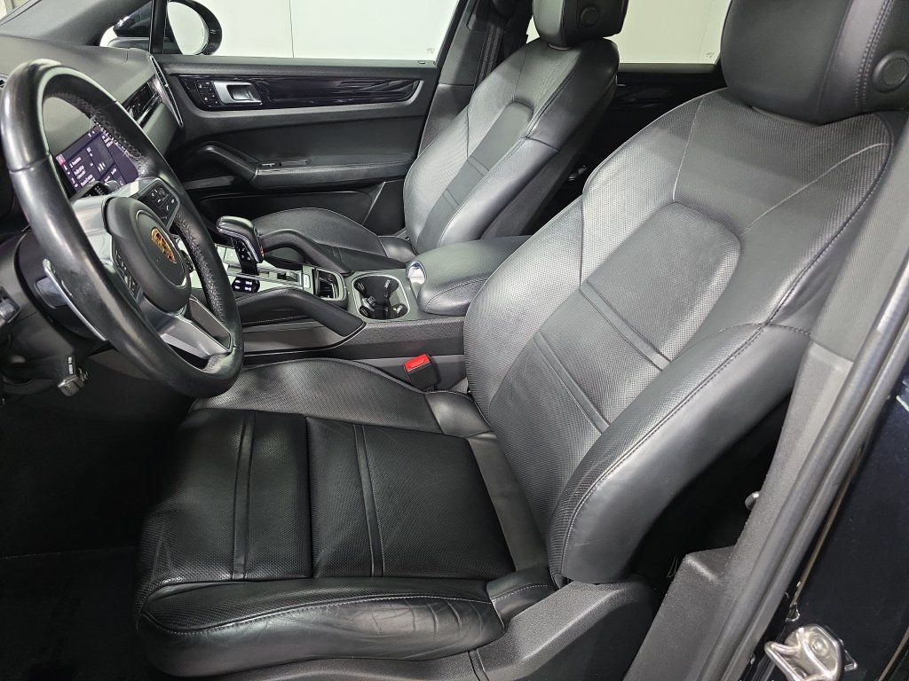 Used 2021  Porsche  image 5