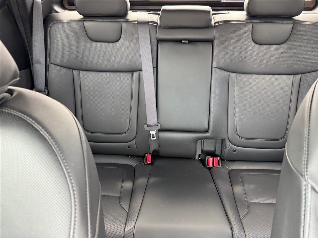 Used 2025 Atlas White Hyundai Limited image 17
