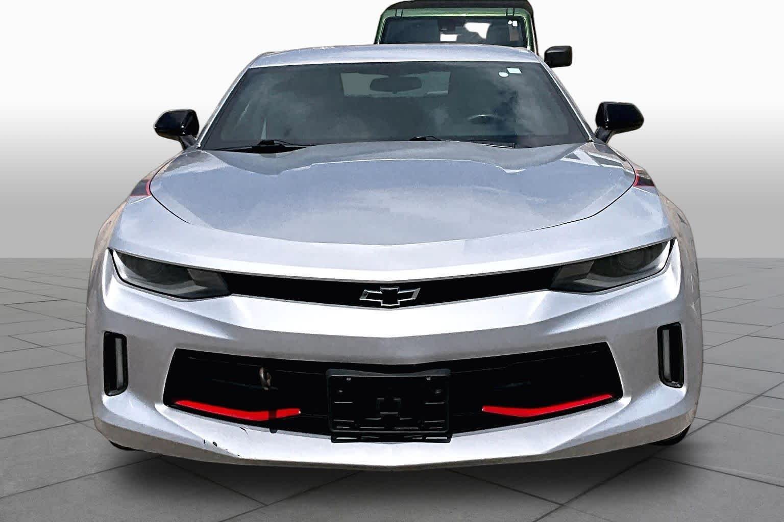 Used 2018 Silver Ice Metallic Chevrolet 1LT image 7