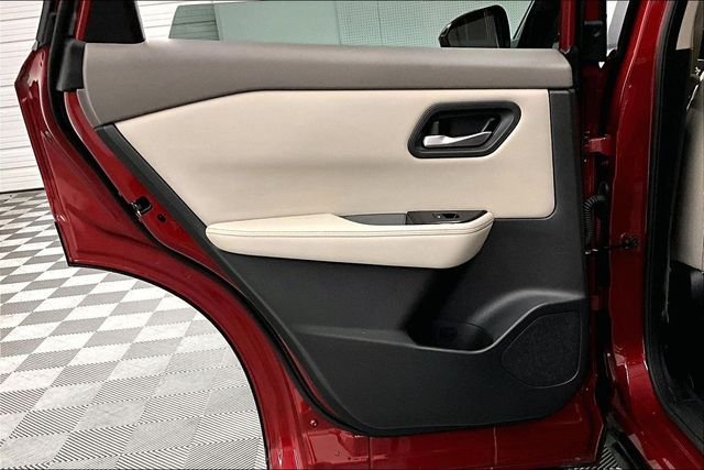 2025 Nissan Rogue SV - Photo 20