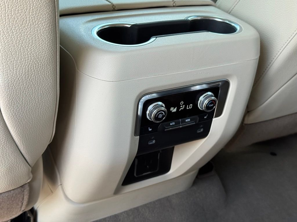 Used 2024 White GMC Denali image 40