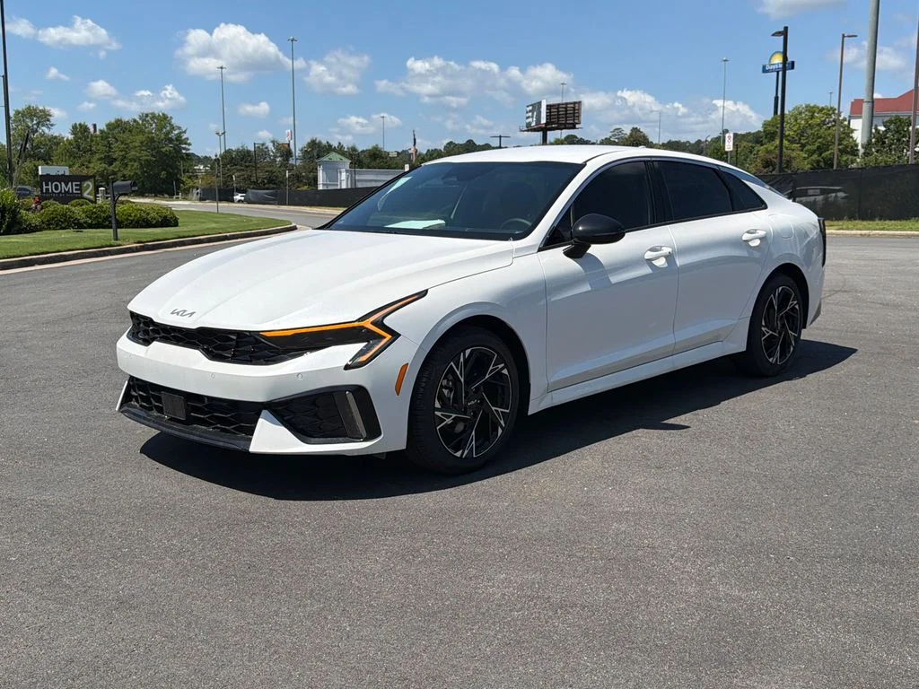 New 2026 White Kia GT-Line image 3