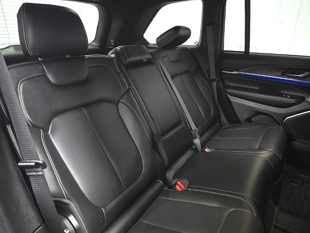 Used 2023 White Jeep Overland image 18