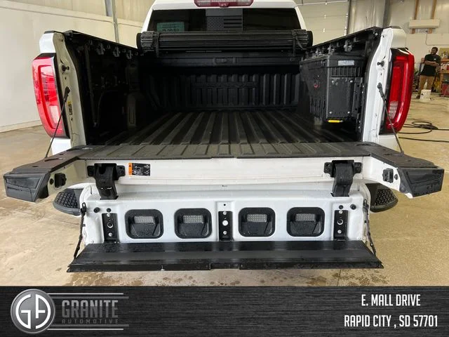 Used 2020 White GMC Denali image 24