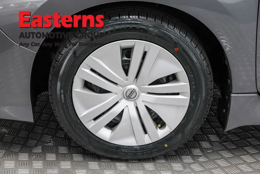 Used 2023 Gray Nissan S image 31