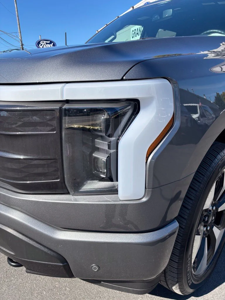 Used 2024 Gray Ford Platinum image 11