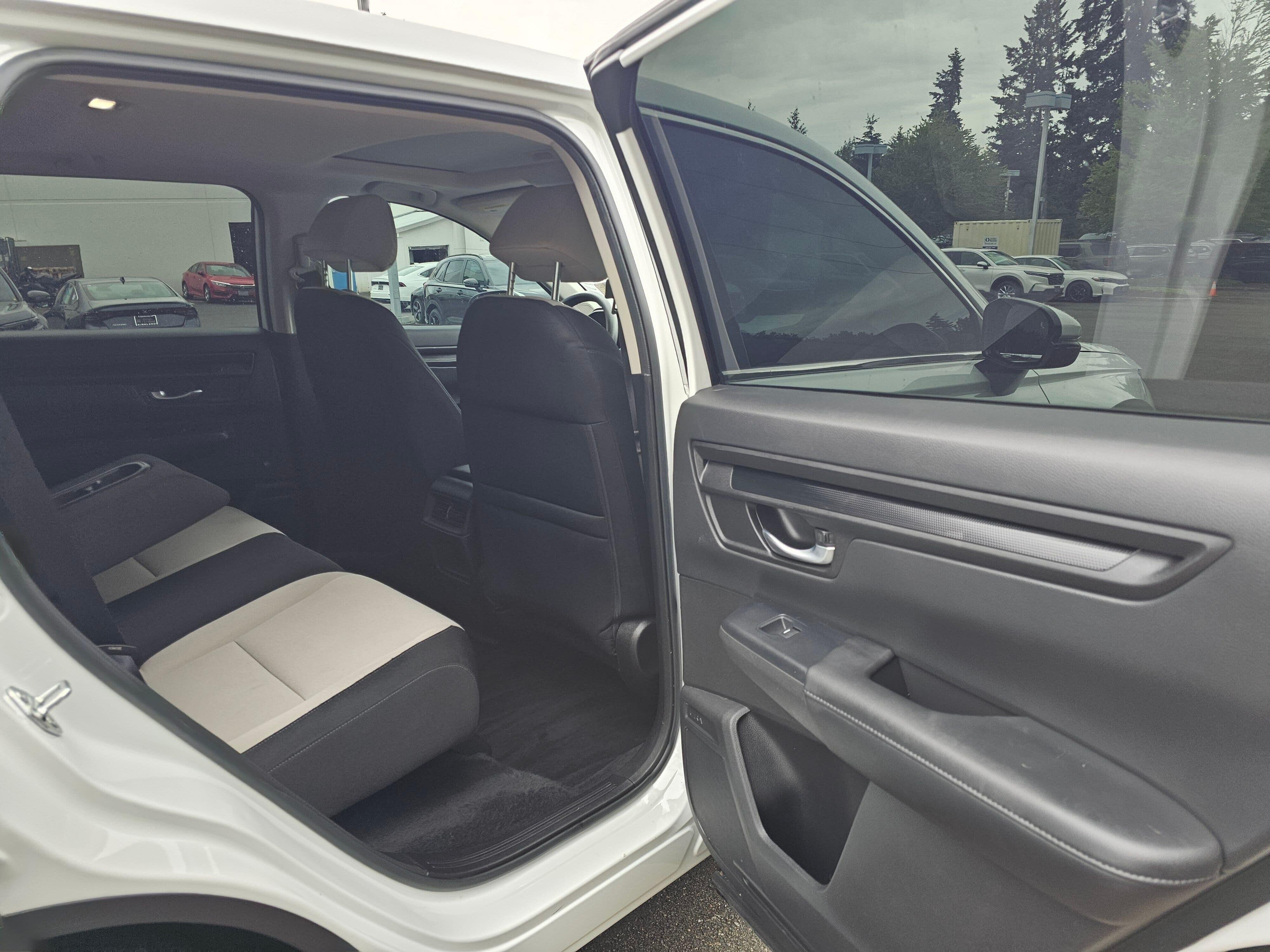 Used 2023 Platinum White Pearl Honda EX image 13