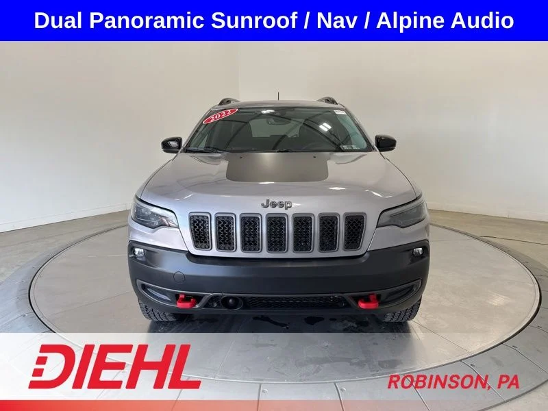 Used 2022 Silver Jeep Trailhawk image 2