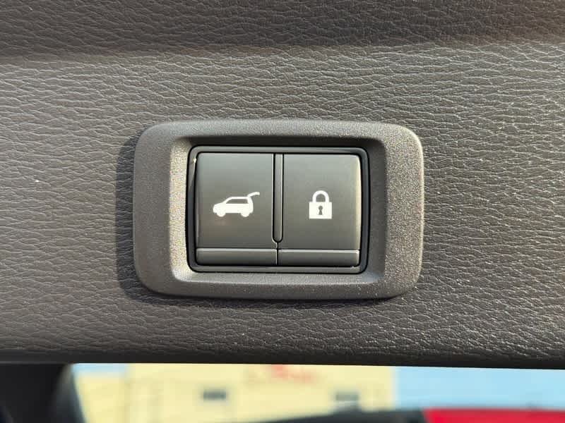 Used 2022 Cosmic Blue Metallic Mitsubishi SEL Special Edition image 8