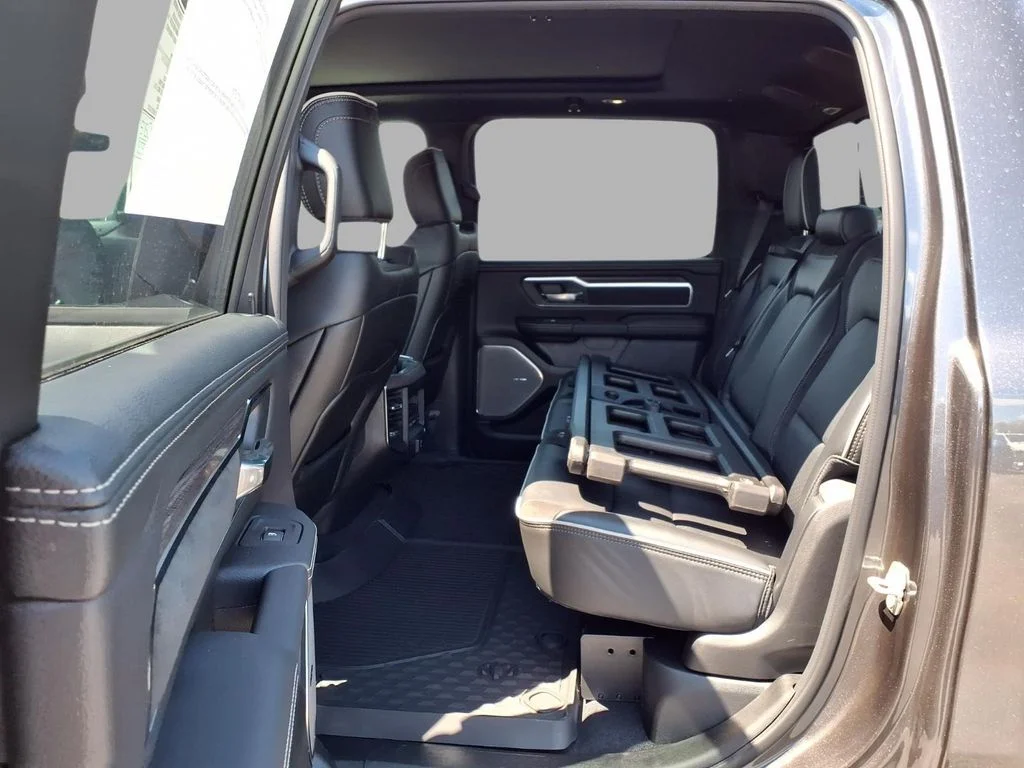 New 2026 Granite Crystal Metallic Clear-Coat Exterior Paint RAM Laramie image 24