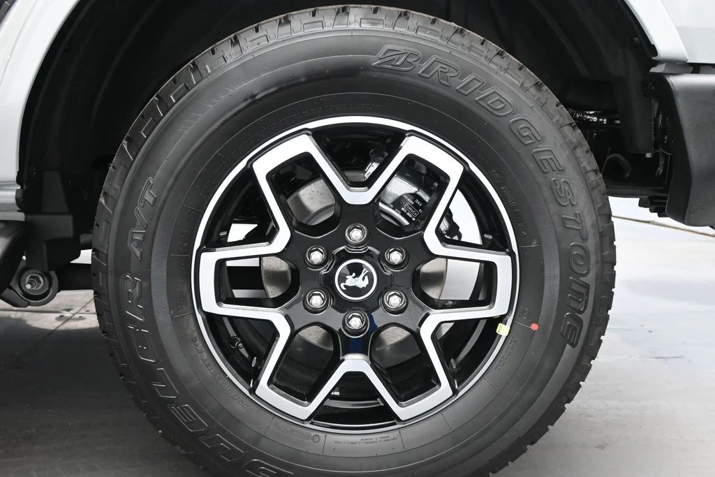 New 2026 Avalanche Gray Ford Outer Banks image 21