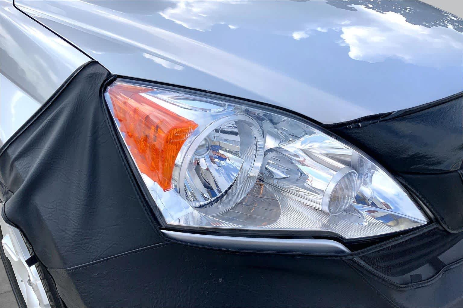 Used 2009 Alabaster Silver Metallic Honda LX image 25