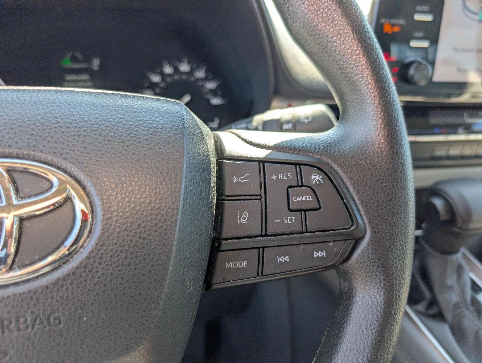 Used 2022 Sunset Bronze Mica Toyota LE 8-Passenger image 14
