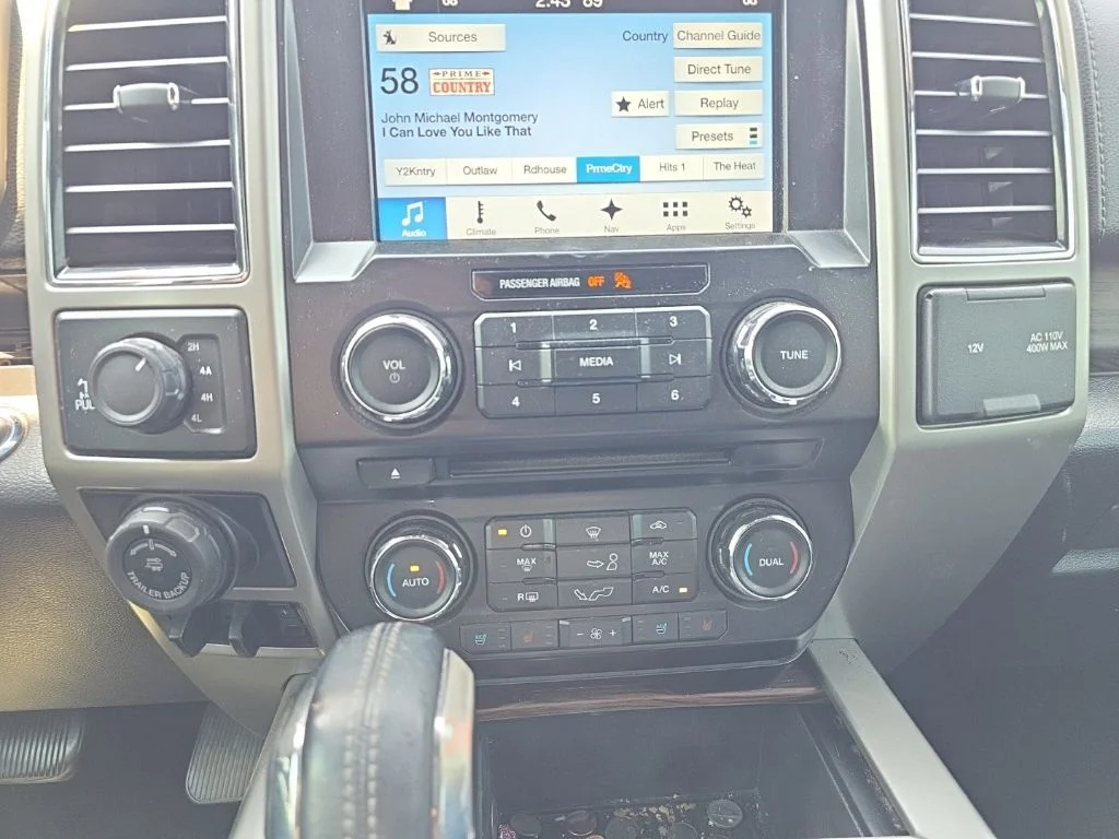 Used 2017 Magnetic Ford Lariat image 17