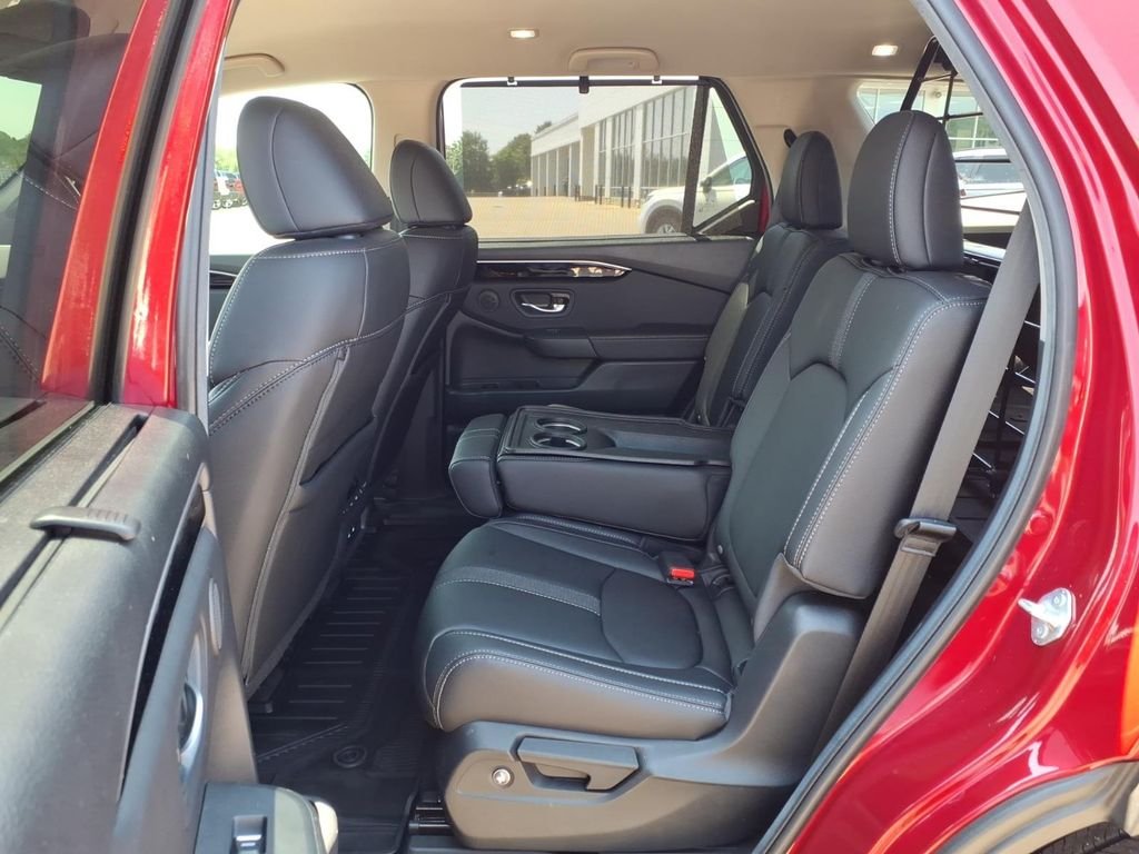 Used 2026 Radiant Red Metallic II Honda EX-L image 4