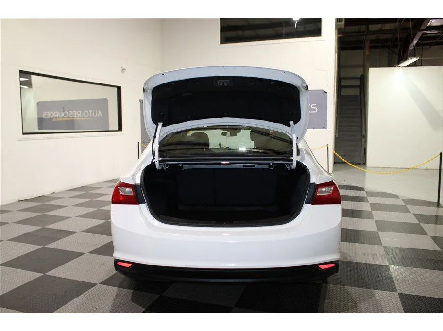 Used 2023 Summit White Chevrolet LT image 20
