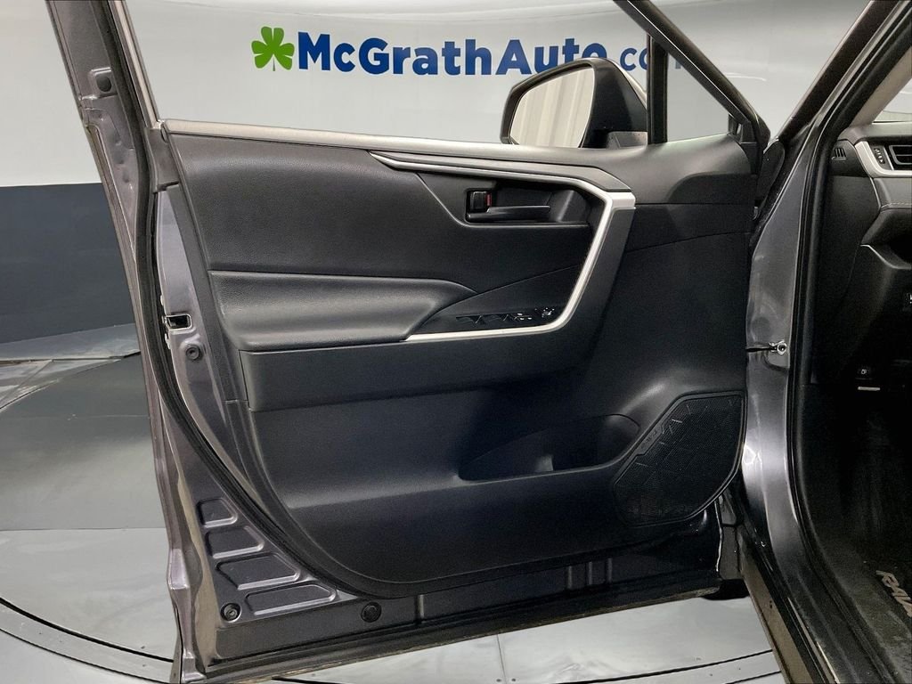 Used 2020 Gray Toyota LE image 27