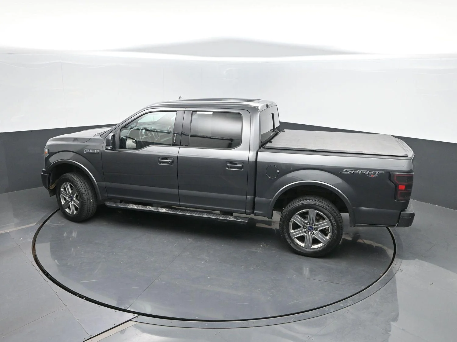 Used 2018 Magnetic Ford XLT image 37