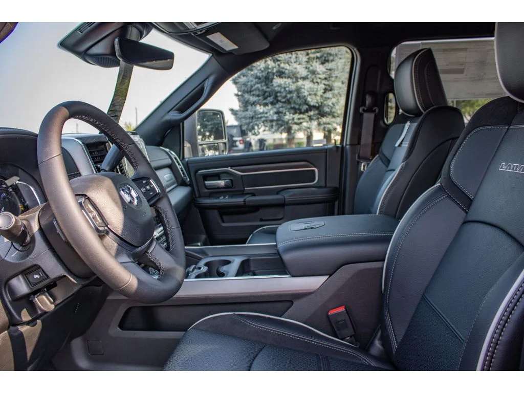 New 2026 Granite Crystal Metallic Clearcoat Ram Laramie image 29