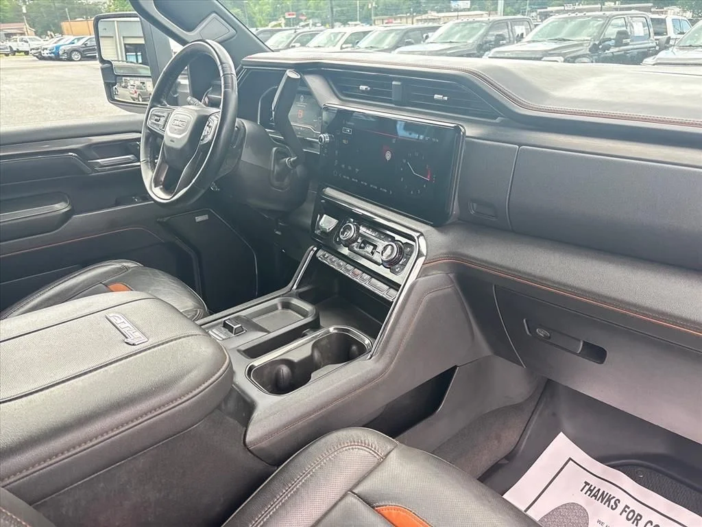 Used 2024 White GMC AT4 image 13