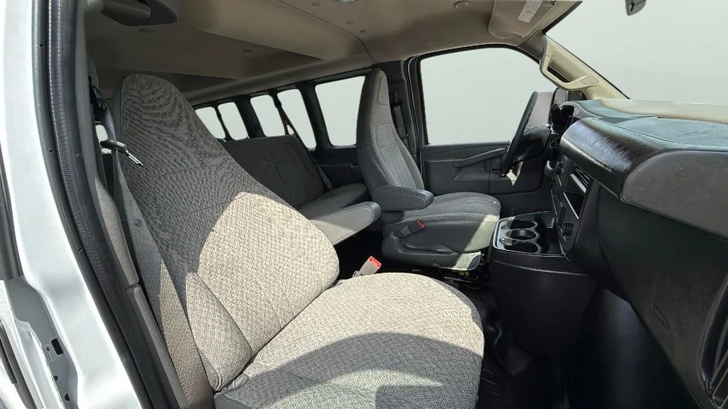 Used 2023 Summit White Chevrolet 1LS image 27