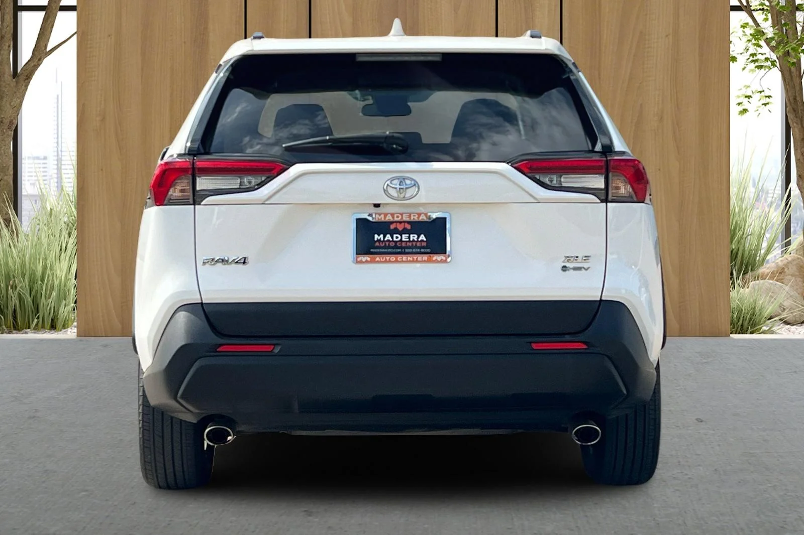 Used 2025 White Toyota XLE image 5
