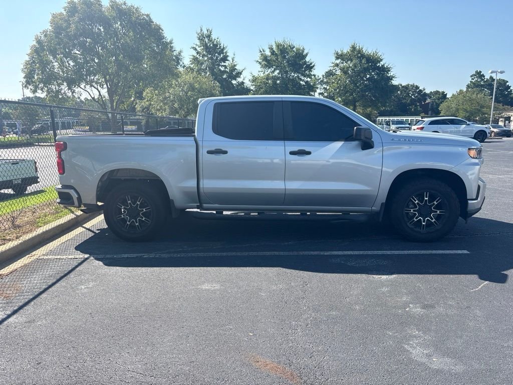 Used 2021 Silver Chevrolet Custom image 10