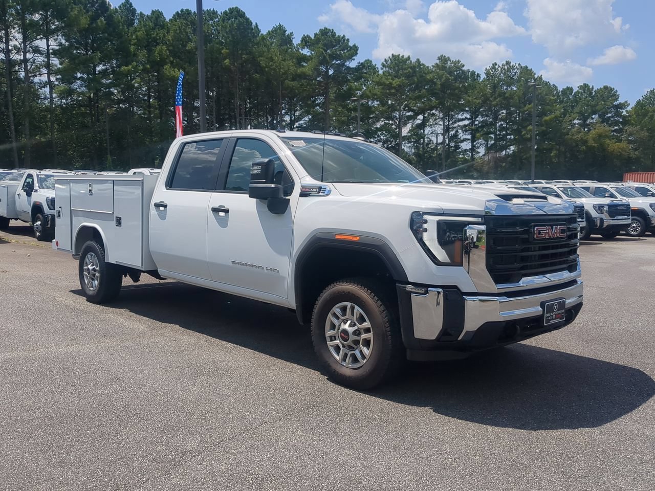 New 2026 Summit White GMC Pro image 2