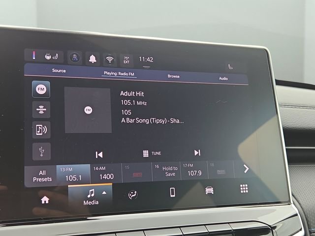 Used 2026 Blue Jeep Latitude image 18