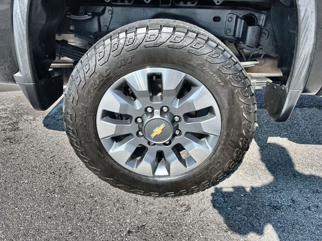 Used 2024 Black Chevrolet Custom image 19