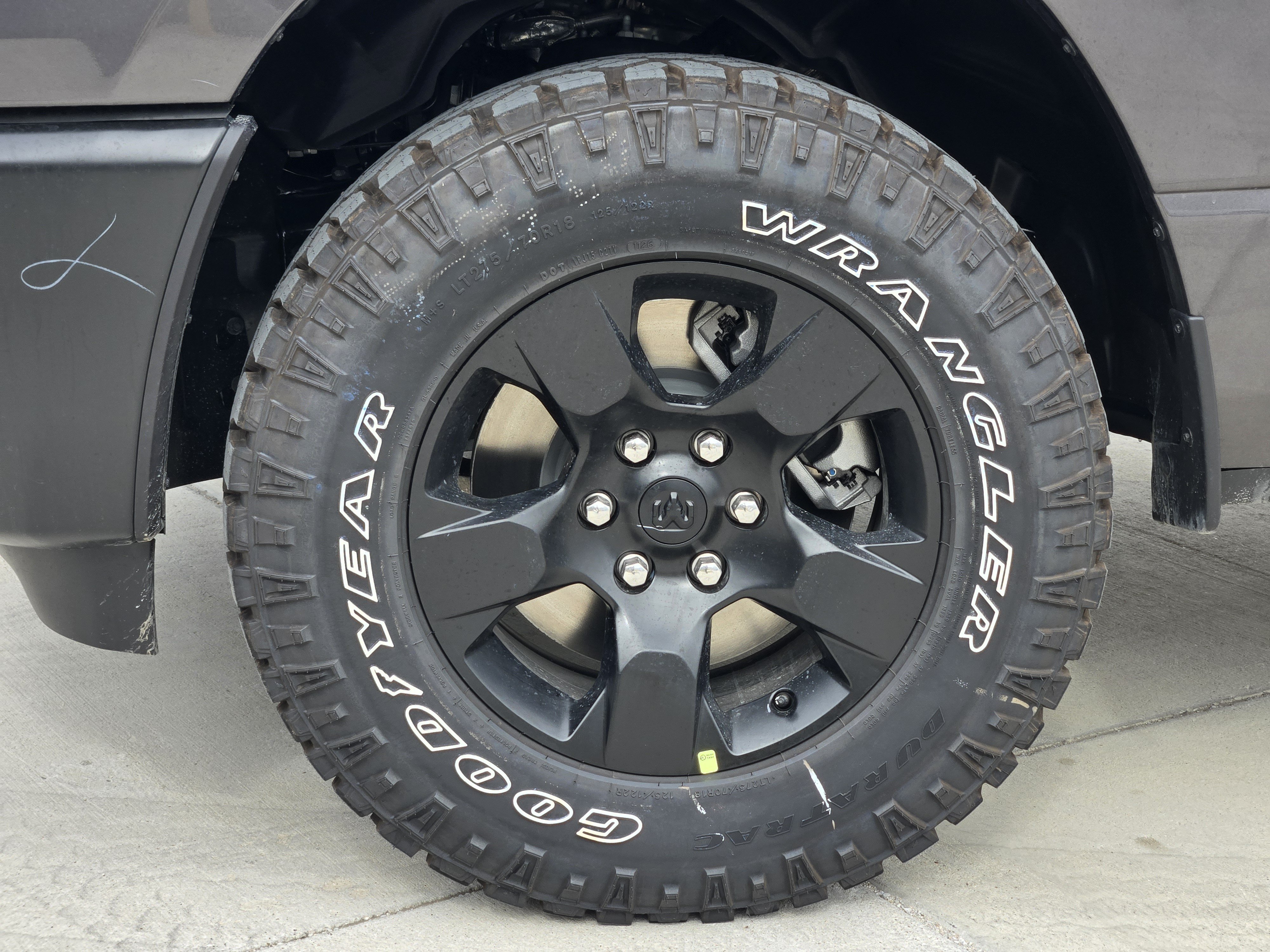 New 2026 Granite Crystal Metallic Clear-Coat Exterior Paint RAM Warlock image 10