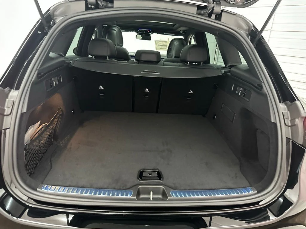New 2026 Black Mercedes-Benz GLC 300 image 27