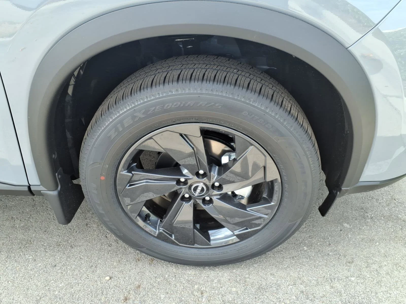 New 2026 Boulder Gray Pearl Nissan SV image 5
