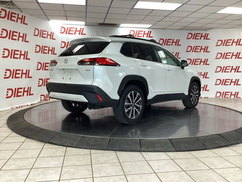 Used 2023 Beige Toyota XLE image 6