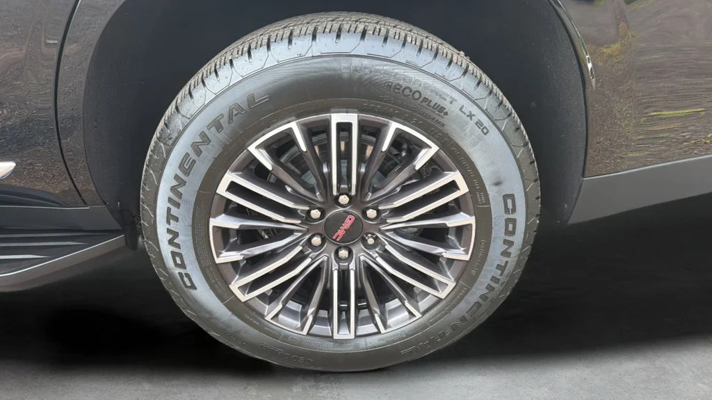 Used 2025 Black GMC Elevation image 20