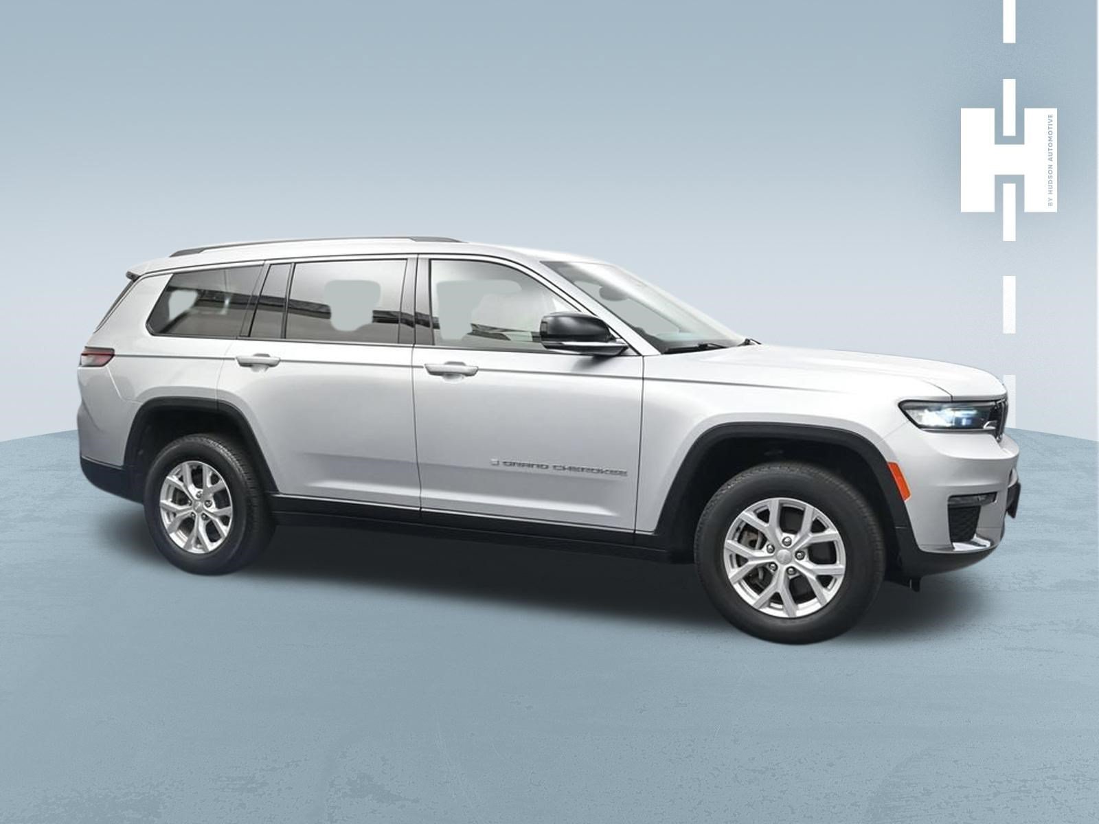 Used 2023 Silver Zynith Jeep Limited image 3