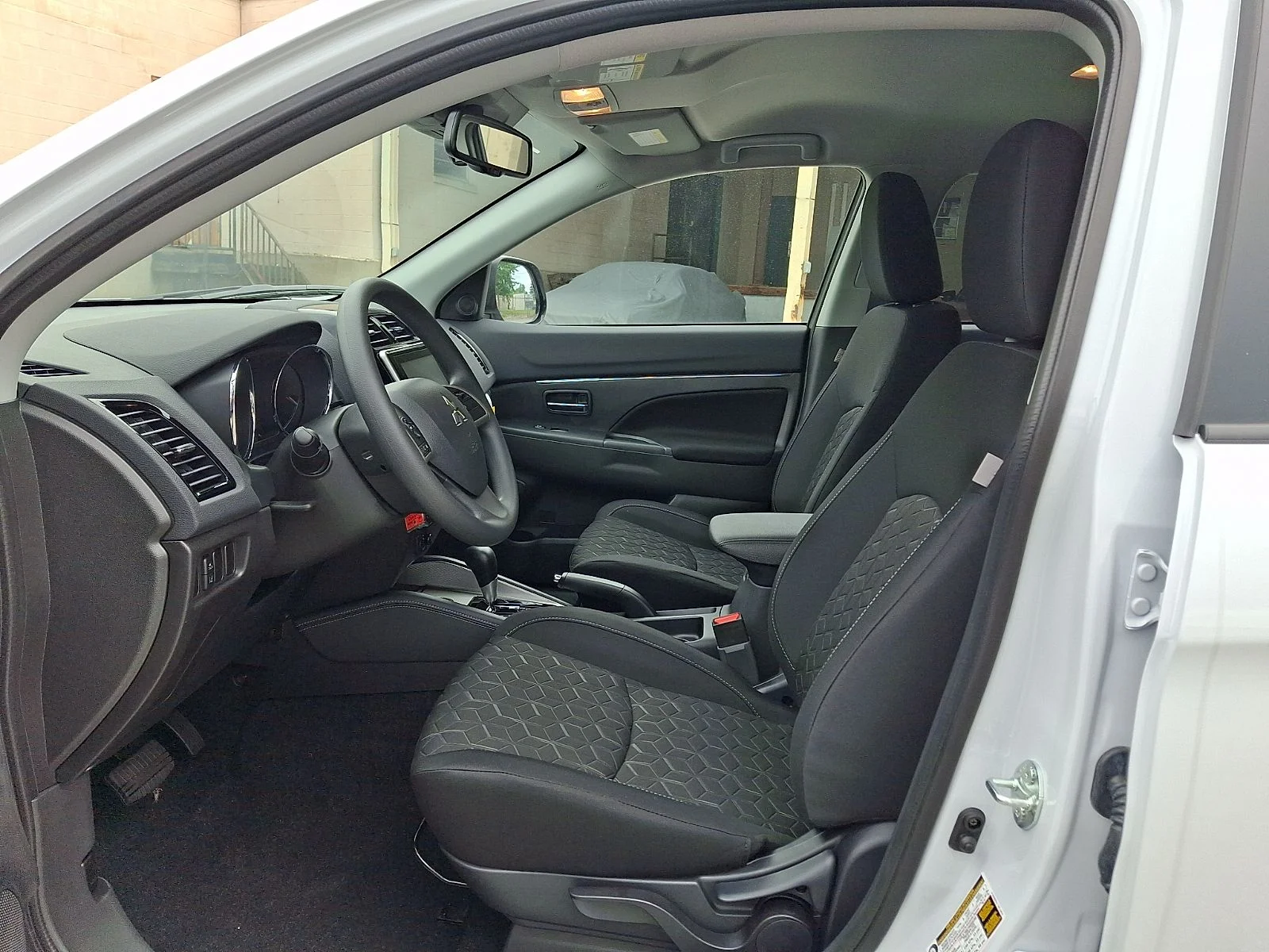 New 2026 White Mitsubishi 2.0 ES image 14