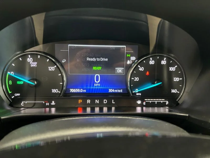 Used 2021 Gray Ford SEL image 25