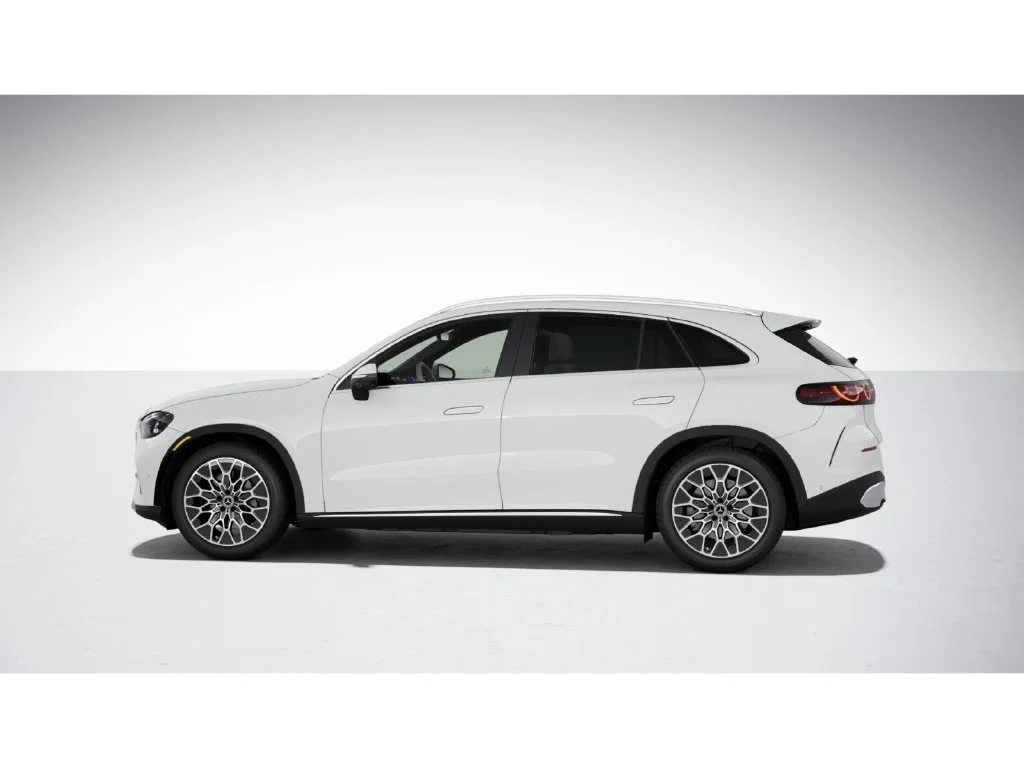 New 2027 White Mercedes-Benz GLC 400 image 33