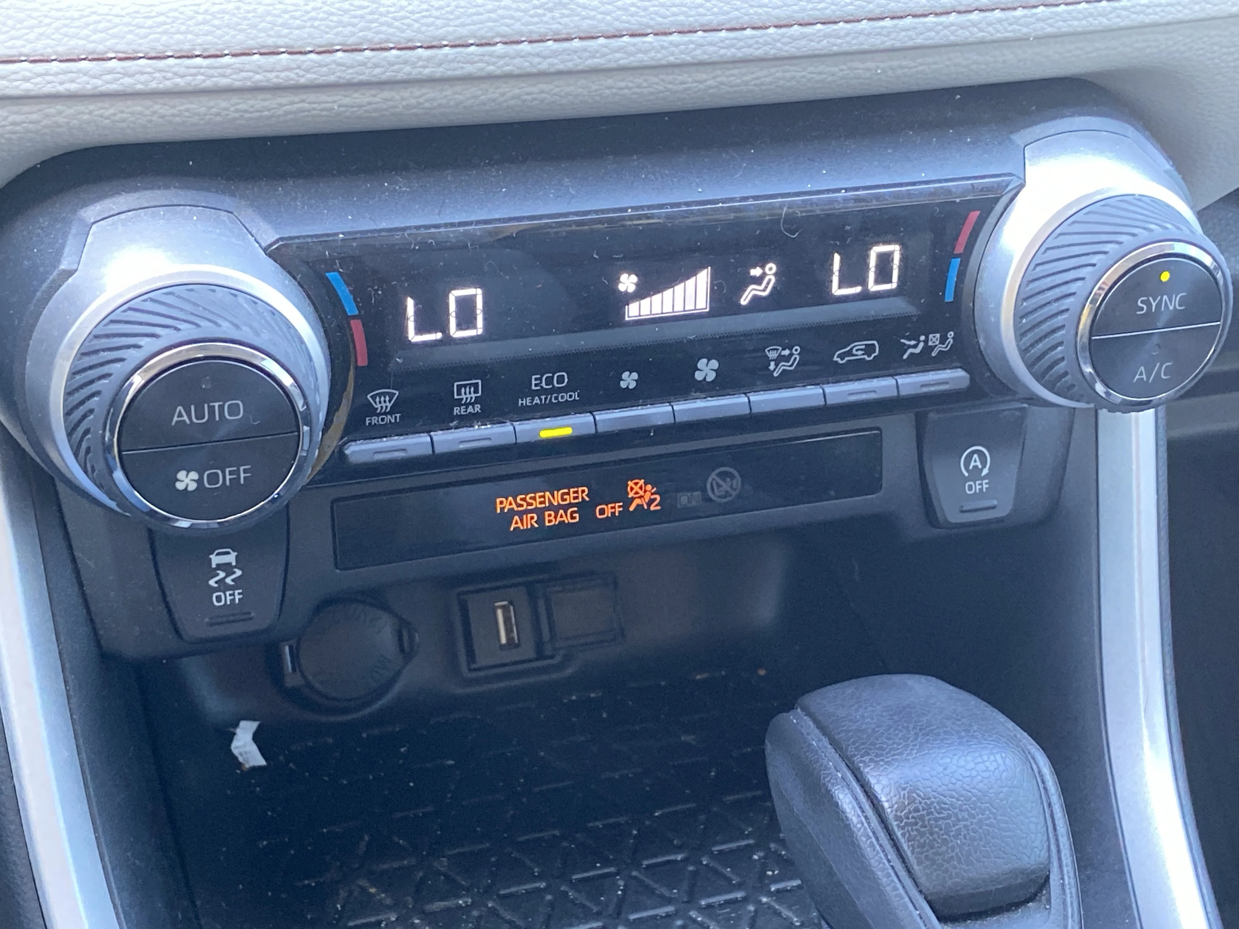 Used 2021 Silver Toyota XLE image 19