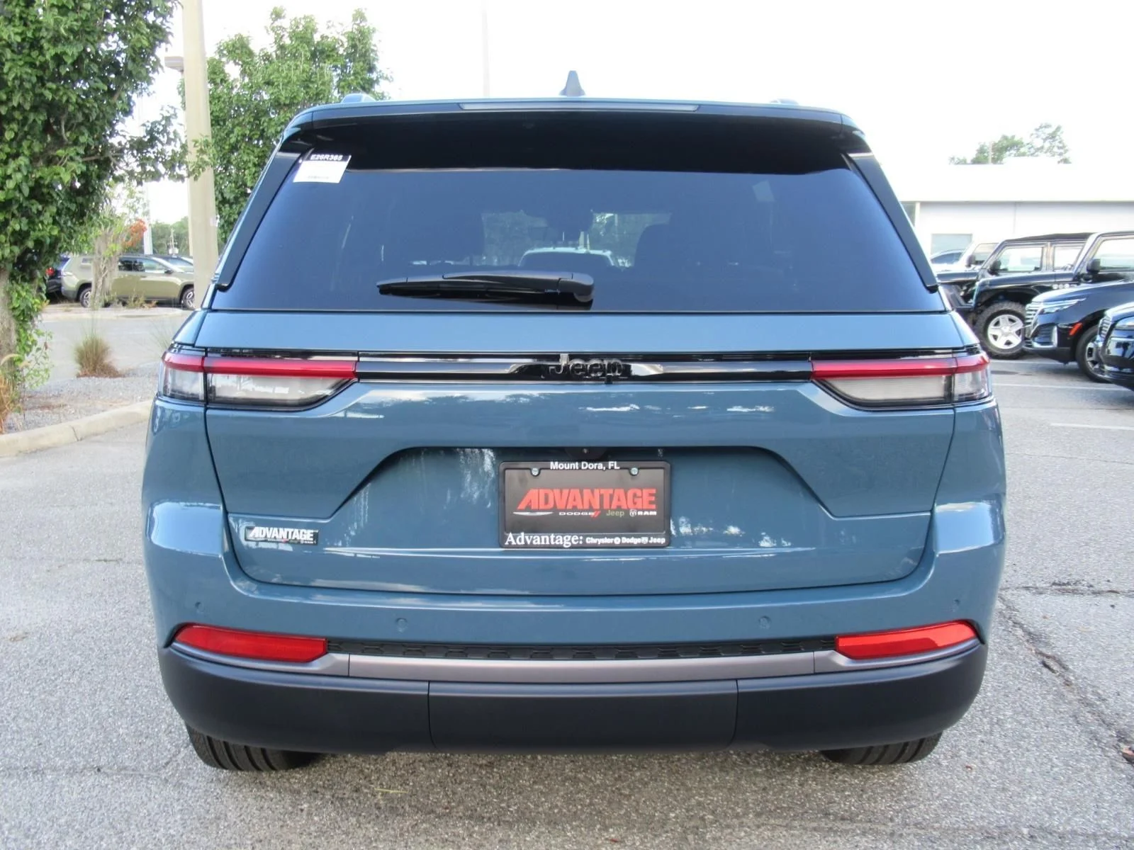 New 2026 Steel Blue Exterior Paint Jeep Limited image 6