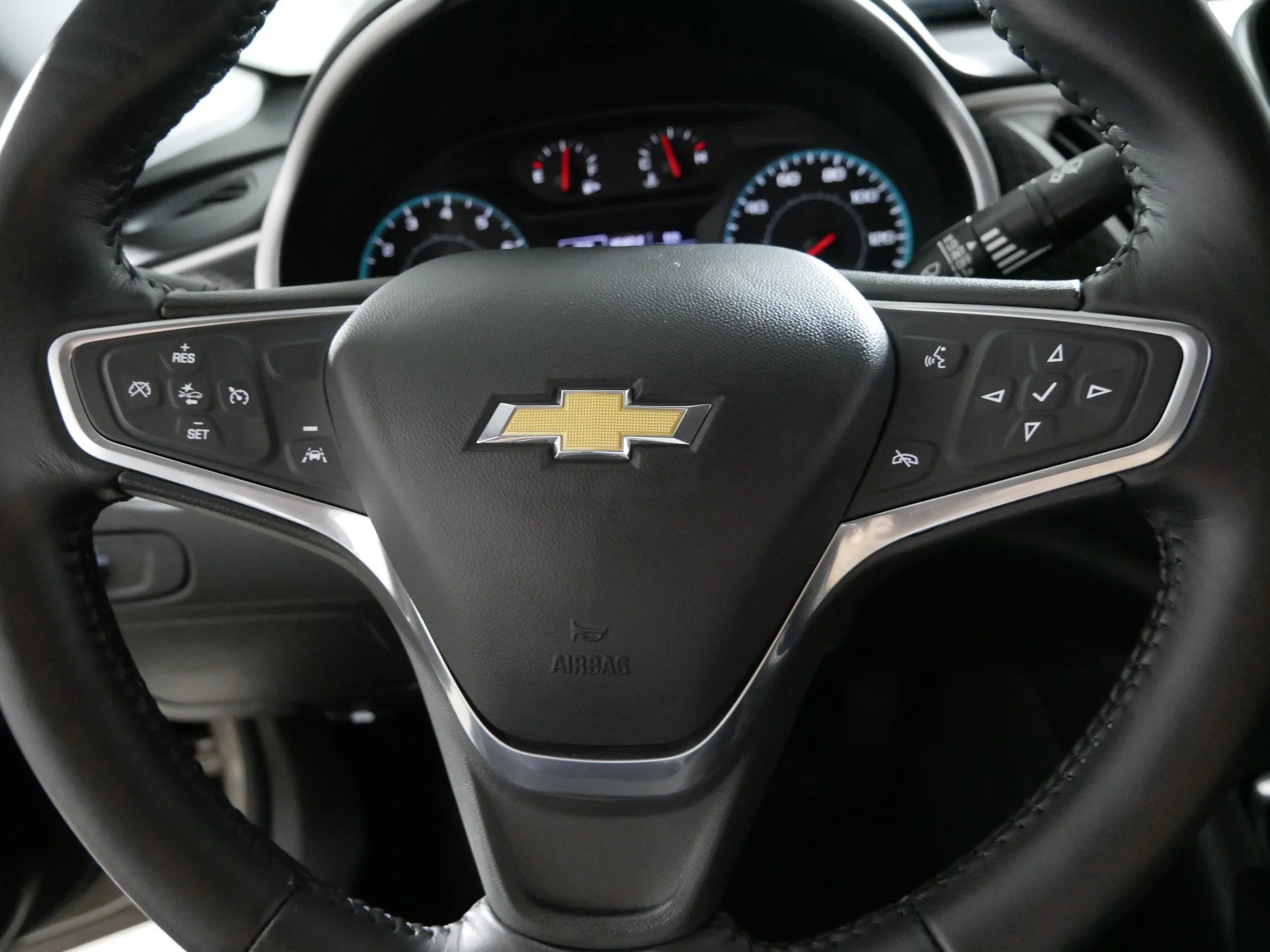 Used 2022 Mineral Gray Metallic Chevrolet LT image 25