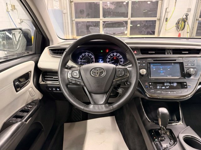 Used 2017 White Toyota XLE image 17