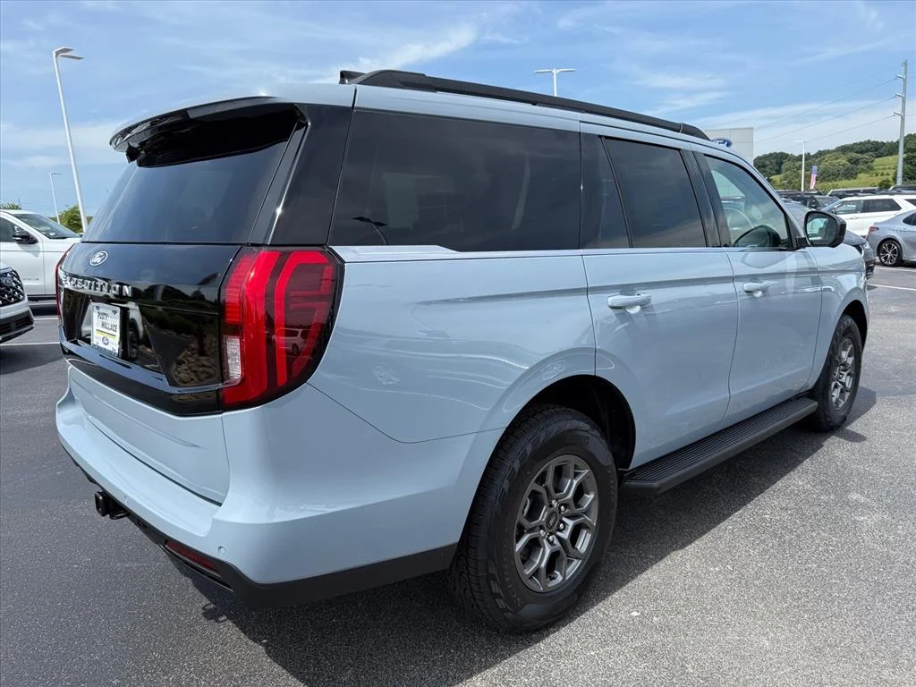 New 2027 Glacier Gray Metallic Tri-Coat Ford Active image 4