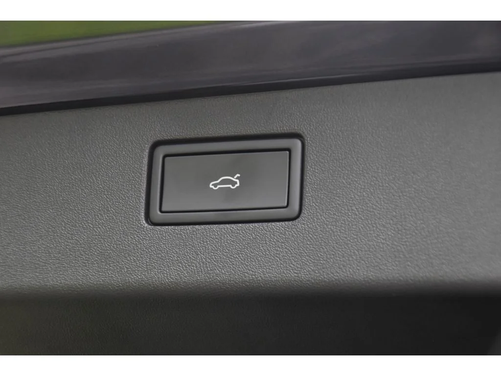 Used 2025 Deep Black Pearl Volkswagen SEL R-Line image 22