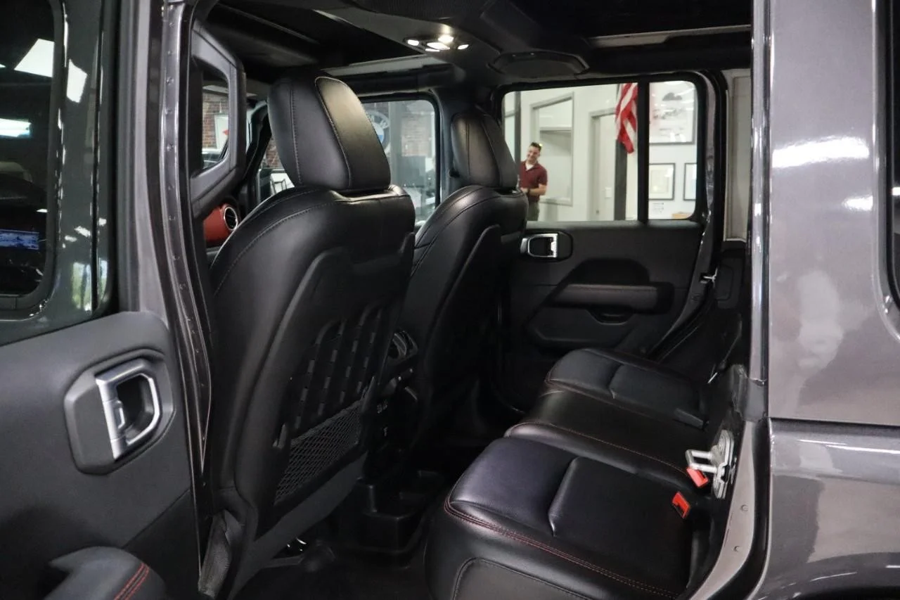Used 2020 Granite Crystal Metallic Clear Coat Jeep Rubicon image 19